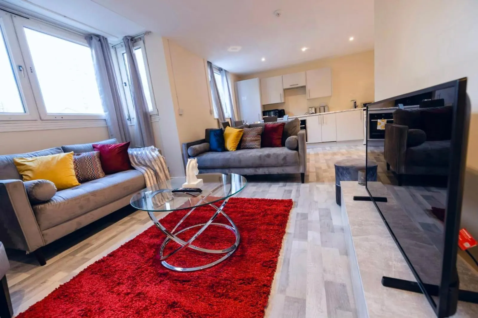 3 Bedroomflat-Free Parking-Wifi-Parking-8People contacts