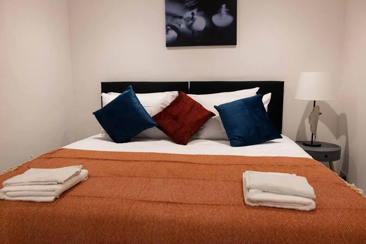 3 Bedroomflat-Free Parking-Wifi-Parking-8People 런던 아파트